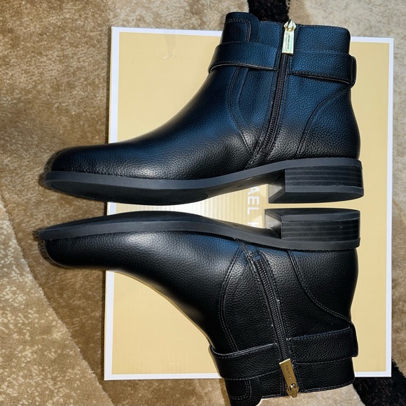 BRAND NEW Michael Kors MK Jilly Flat Ankle Booties - Picture 6 of 16